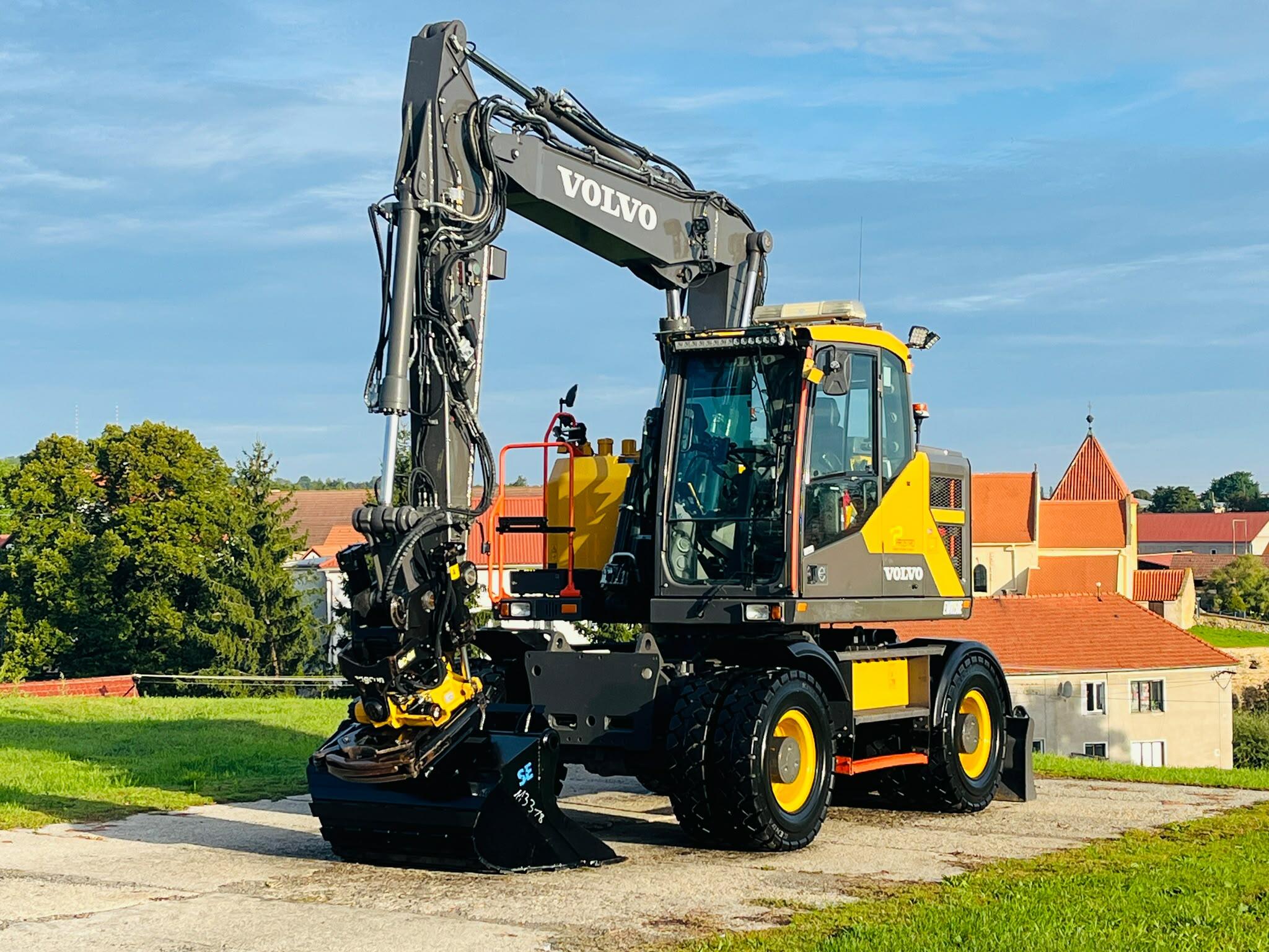 Kolové rypadlo Volvo EWR150E (Možnost leasingu)