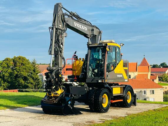 Kolové rypadlo Volvo EWR150E (Možnost leasingu)