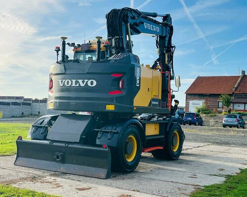 Kolové rypadlo Volvo EWR150E (Možnost leasingu)