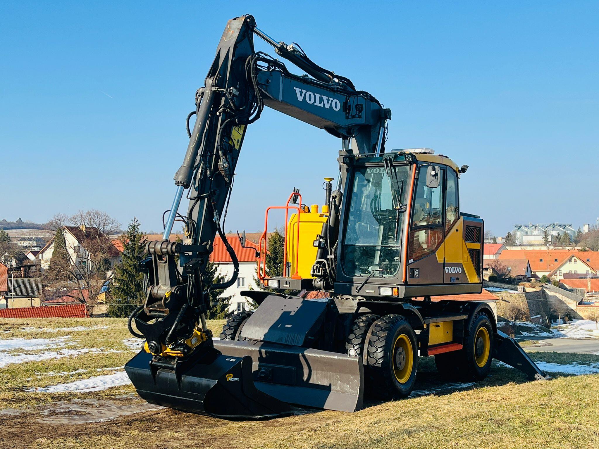 Kolové rypadlo Volvo EWR150E (Možnost leasingu)