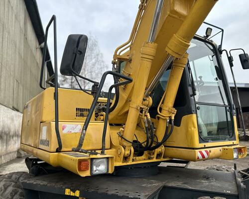 KOMATSU PW130-7