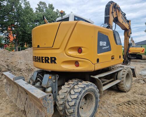 LIEBHERR 912 kolový bagr LIEBHERR A912
