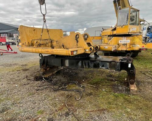 Náhradní díly na kolové rýpadlo CAT M 315