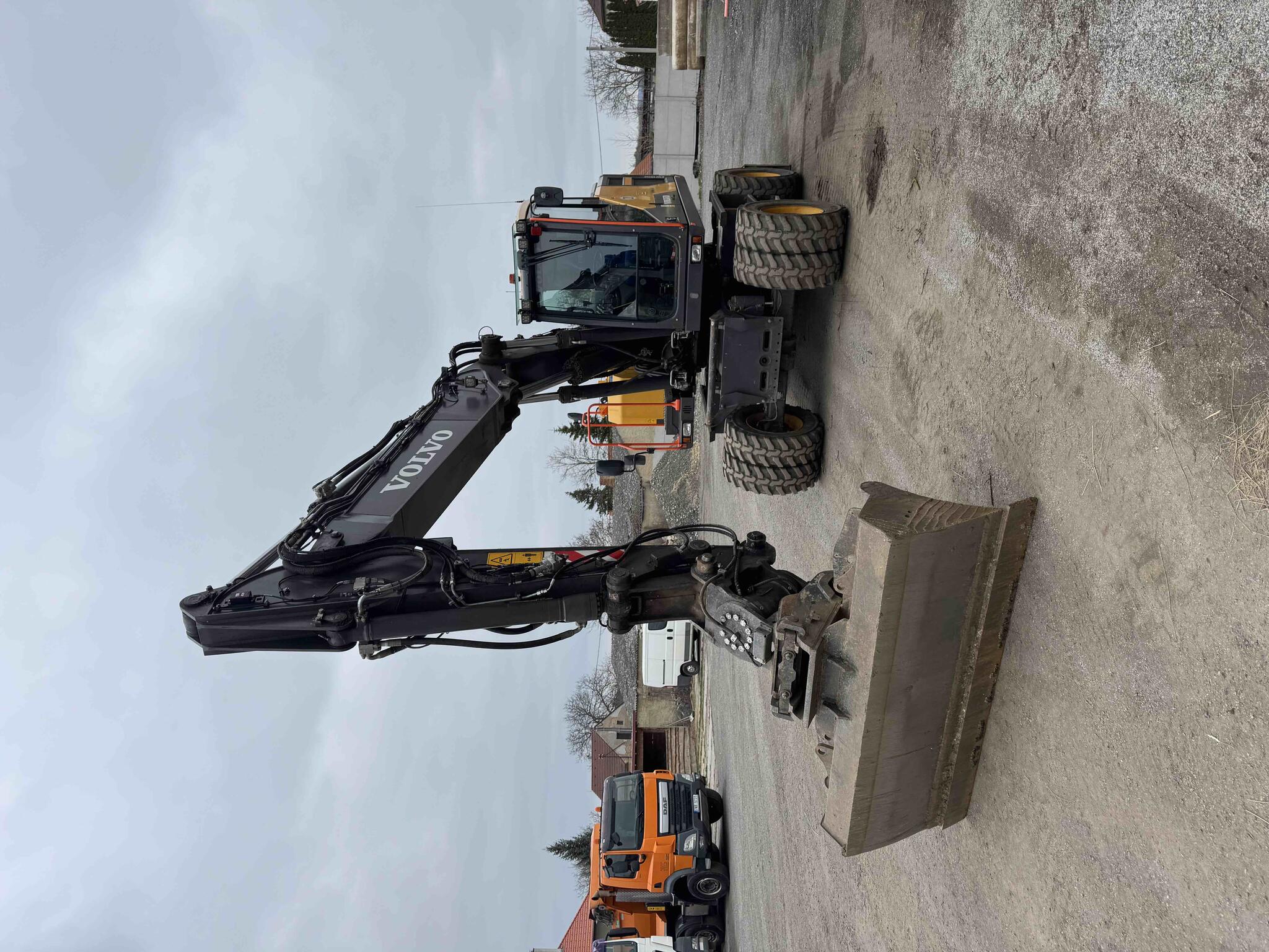 Volvo EW 180 E