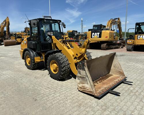 Caterpillar 906