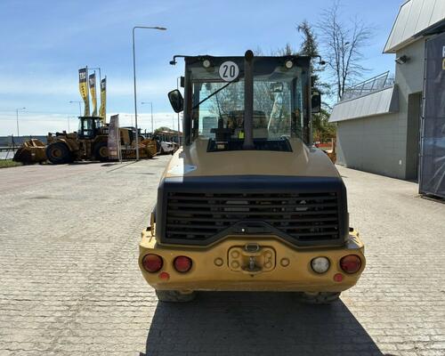 Caterpillar 906M