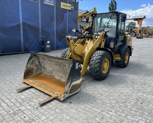 Caterpillar 906M