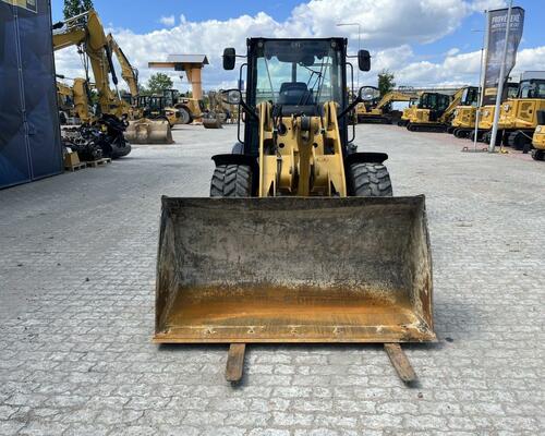 Caterpillar 906M