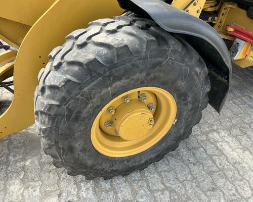 Caterpillar 906M
