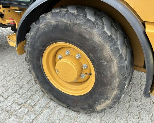 Caterpillar 906M