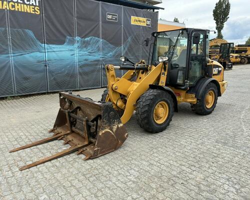 Caterpillar 906M