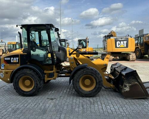 Caterpillar 908M