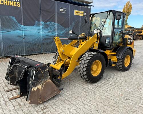 Caterpillar 908M
