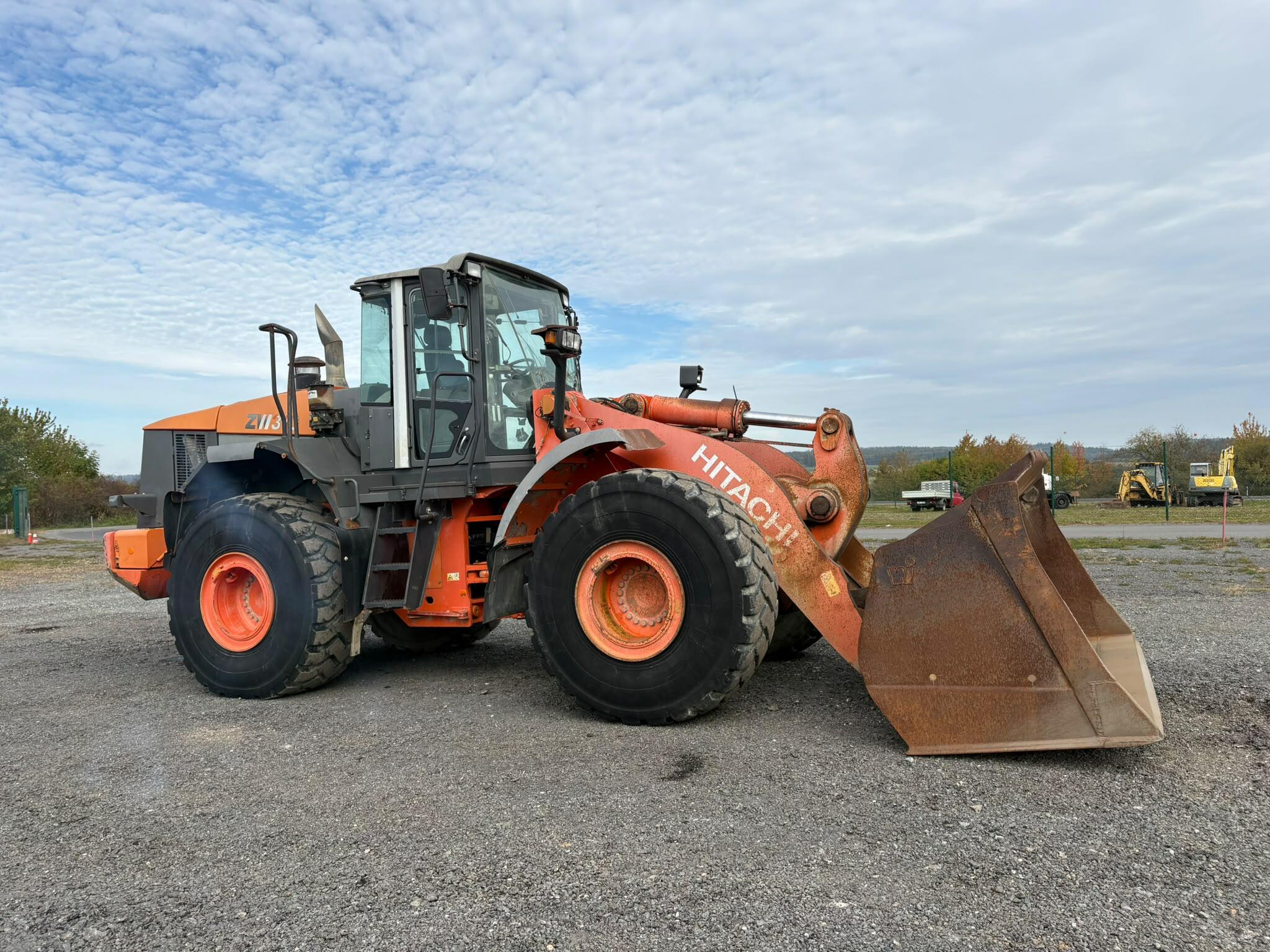 Hitachi ZW310
