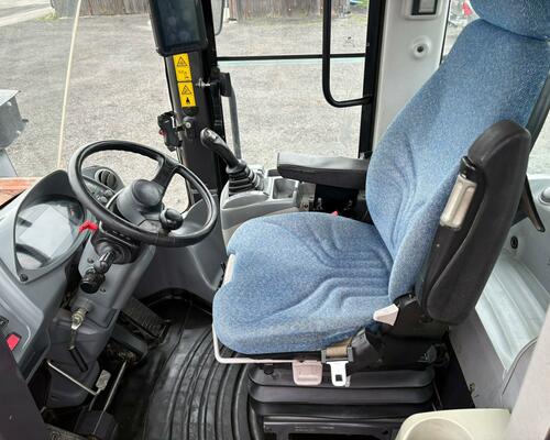 Hitachi ZW310-6