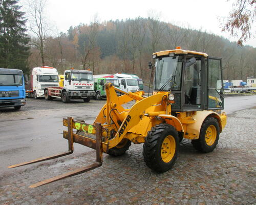 JCB 407 B ČELNÍ NAKLADAČ 4,8 TUN - 