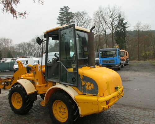 JCB 407 B ČELNÍ NAKLADAČ 4,8 TUN - 