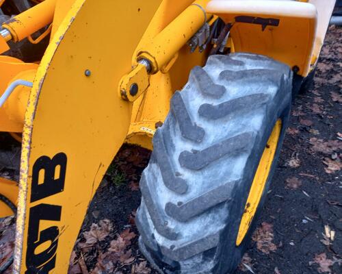 JCB 407 B ČELNÍ NAKLADAČ 4,8 TUN - 
