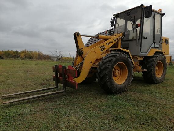 Kloubový nakladač JCB 406 FARM SPECIÁL,hmotnost 5000 kg, pohon 4x4