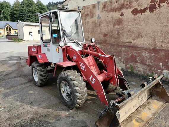 Kloubový nakladač O&K L5, hmotnost 4500 kg,pohon 4x4