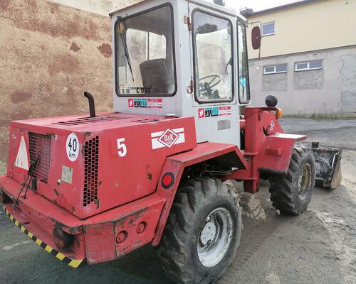 Kloubový nakladač O&K L5, hmotnost 4500 kg,pohon 4x4