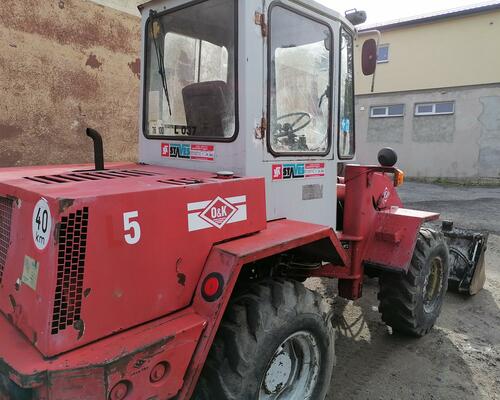 Kloubový nakladač O&K L5, hmotnost 4500 kg,pohon 4x4