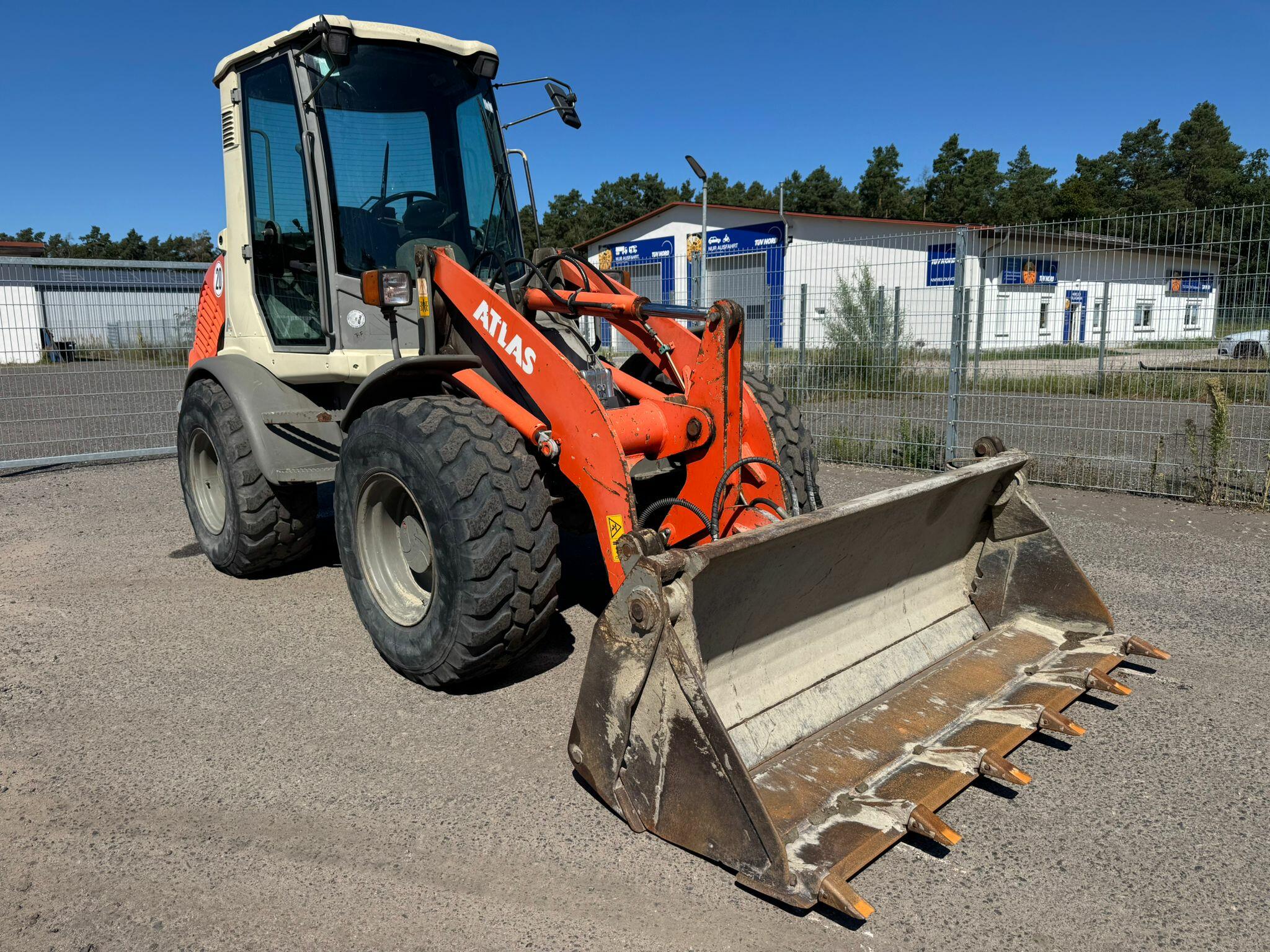 Kolový nakladač Atlas 65 hyd.lopata + vidle