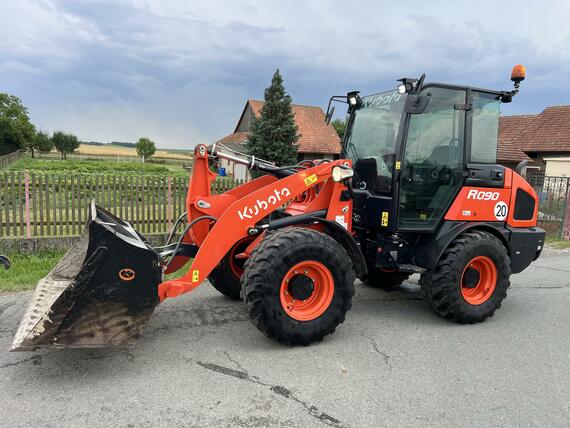 Kolový nakladač Kubota R090 lopata+vidle / 660mth!
