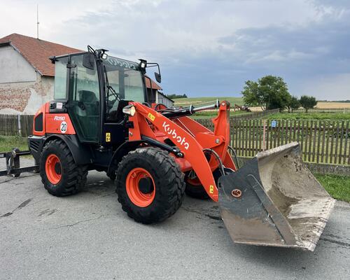 Kolový nakladač Kubota R090 lopata+vidle / 660mth!