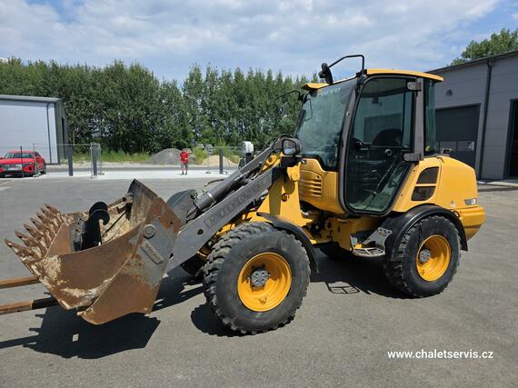 Kolový nakladač VOLVO L20 F, r.v. 2017, 2484 mth, TOP STAV