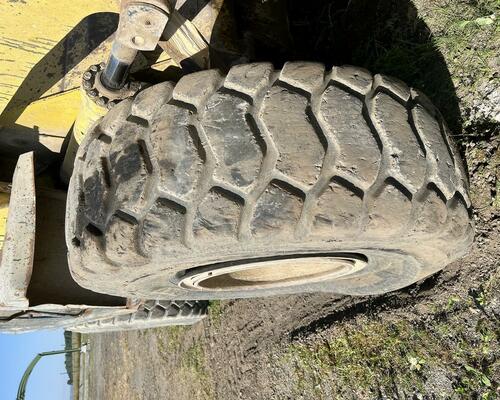 KOMATSU WA 320-MOŽNO I JEDNOTLIVÉ DÍLY