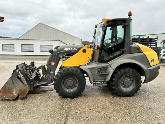 Mecalac AS 700