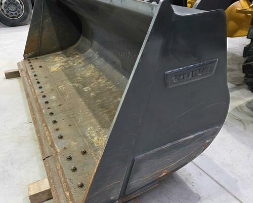 Nakladač VOLVO L105, 17,5 tuny, 55 motohodin, zánovní stav