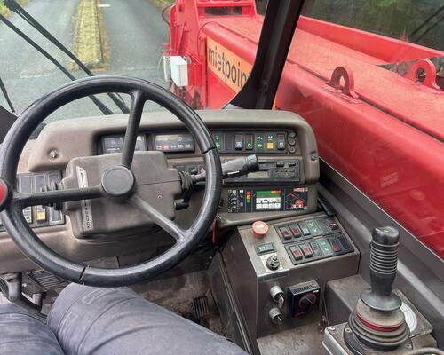 Teleskopický nakladač Manitou MRT2145M