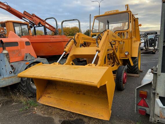 Traktorbagr / nakladač / veterán Ford GB4500 s TP