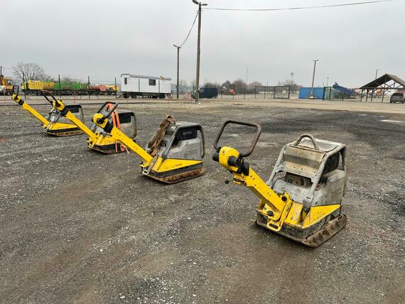 4 x  REVERZNÍ VIBRAČNÍ DESKA WACKER DPU655 HEH
