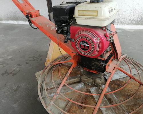 Hladička betonu Norton Clipper MTA 36, průměr rotoru 900mm, motor Honda