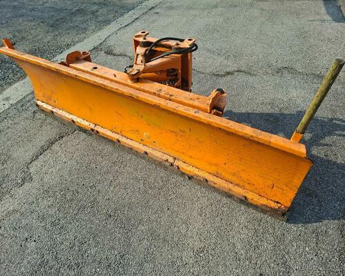 Multicar čelní otočná radlice