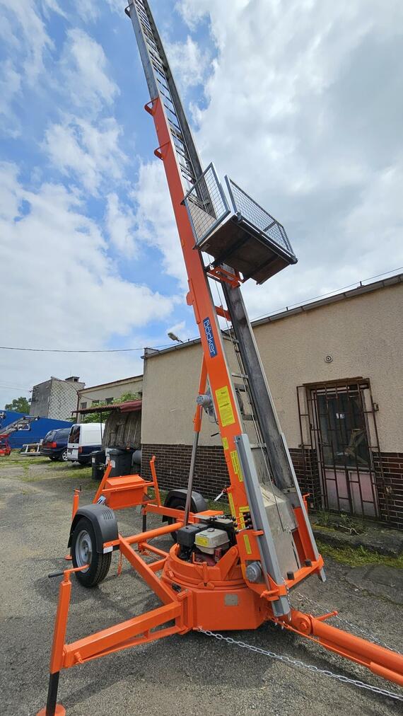 Stavební výtah BÖCKER výška až 25m - motor HONDA - CZ SPZ