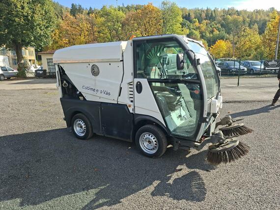 Zametací stroj Bucher CityCat 1000