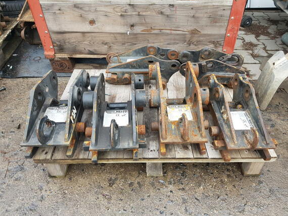 Bobcat Caterpillar JCB Neuson Komatsu Kubota Takeuchi Terex Volvo Yanmar