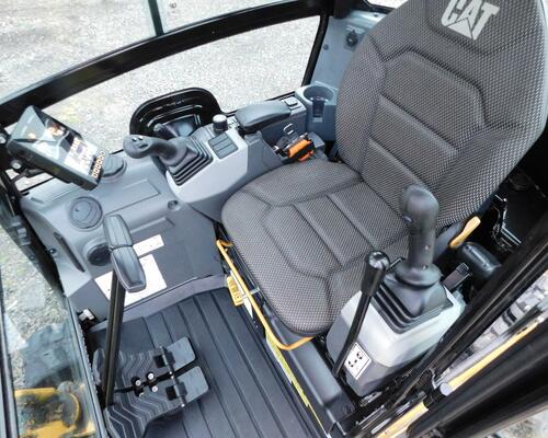 CAT 301.8, Bourací kladivo CAT + Hydraulická svahovka