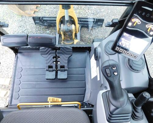 CAT 301.8, Bourací kladivo CAT + Hydraulická svahovka