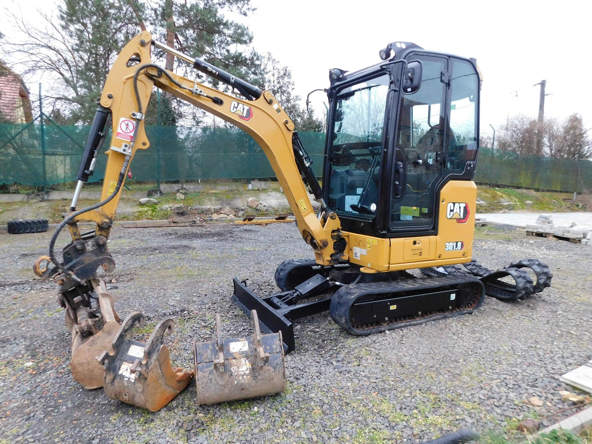 CAT 301.8, Hydraulická svahovka