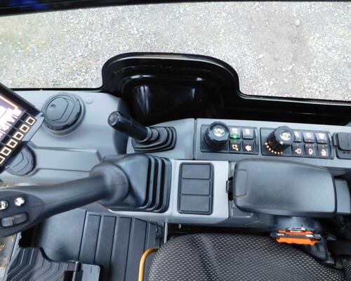 CAT 301.8, Hydraulická svahovka