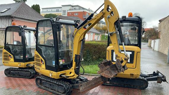 CAT Caterpillar 301.7D r.v.2016, 13.4 kW, váha 2 000 kg,
