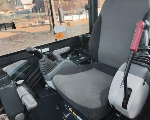 Hitachi ZX26U-6CR Powertilt