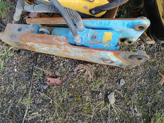 Hydraulické bourací kladivo Krupp HM135, pro stroje-nosiče 2,5-5 tun