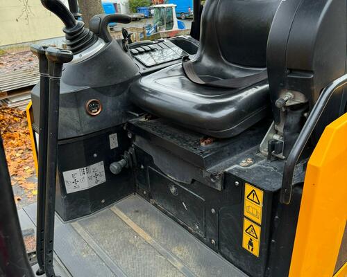JCB 16C-1