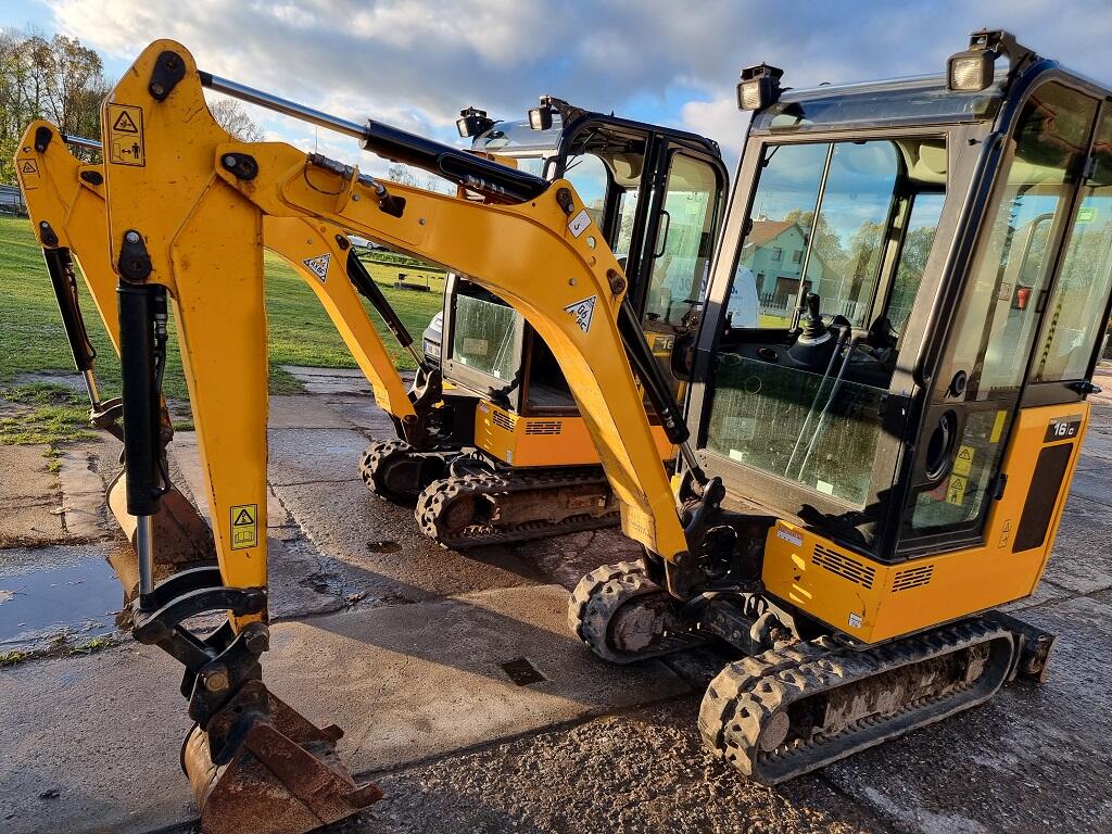 JCB 16C-1 (8018) 800mth, po servisu, roztahovací podvozek